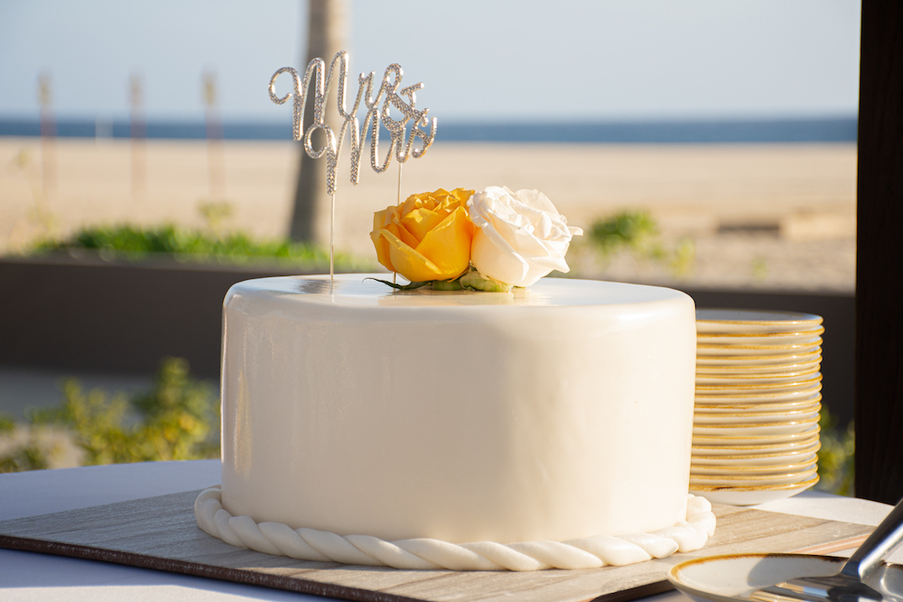 Cabo Flowers and Cakes, The Cabo Floral and Cake Experts